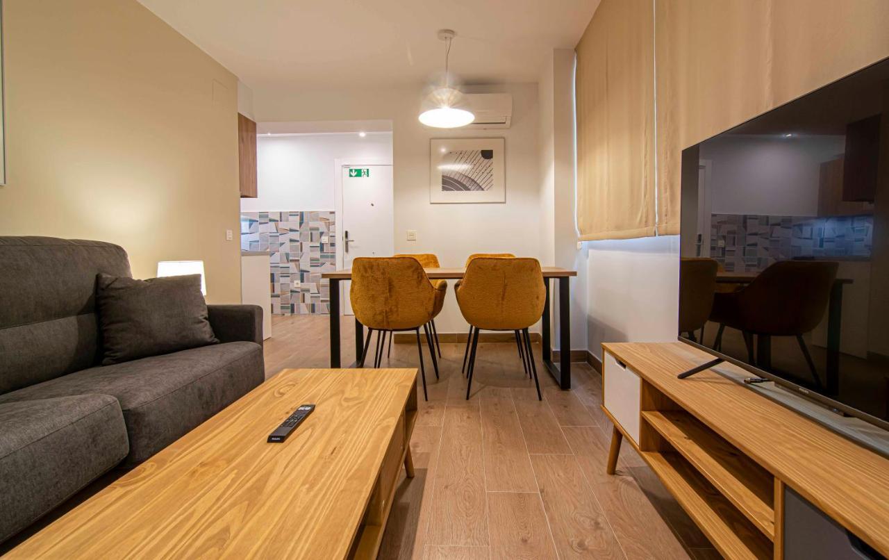 Apartamentos 1 Abril Malaga Luaran gambar