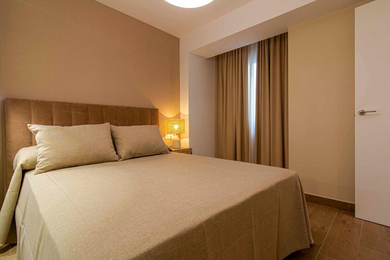 Apartamentos 1 Abril Malaga Luaran gambar