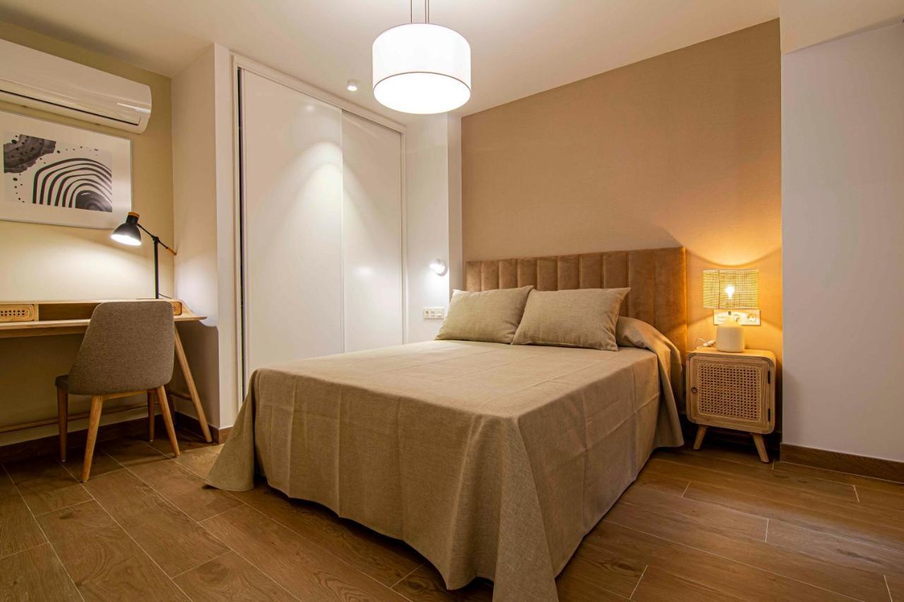 Apartamentos 1 Abril Malaga Luaran gambar