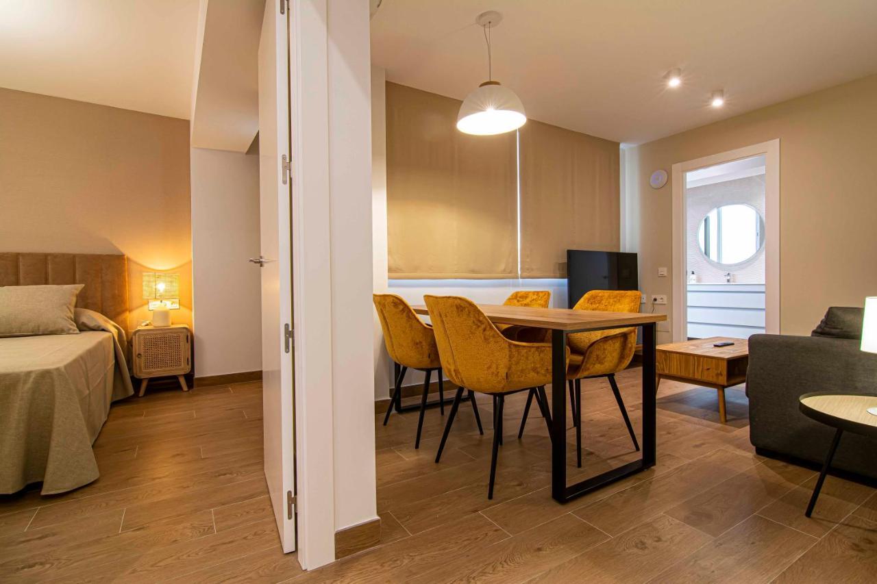 Apartamentos 1 Abril Malaga Luaran gambar