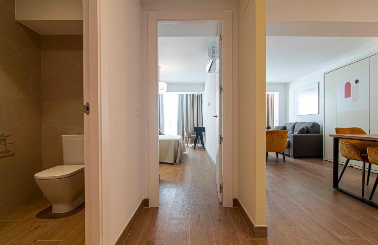 Apartamentos 1 Abril Malaga Luaran gambar